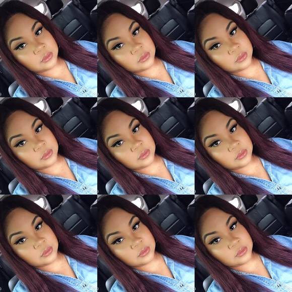 Meet your Posher, Claudia - Picture 1 of 1